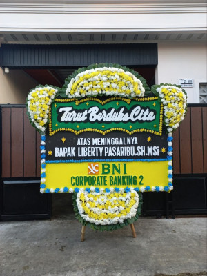 Papan Bunga Duka di Dusun Utara