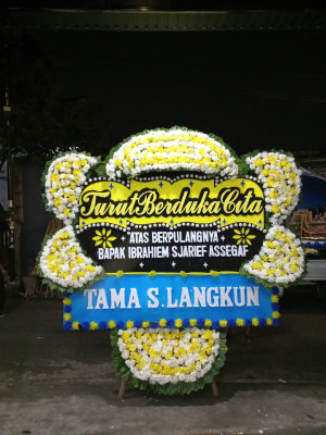 Papan Bunga Duka di Dusun Utara