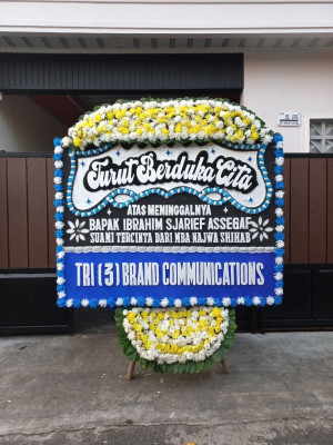 Papan Bunga Duka di Dusun Utara